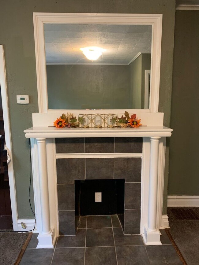 Building Photo - 41 Sylvia Ave