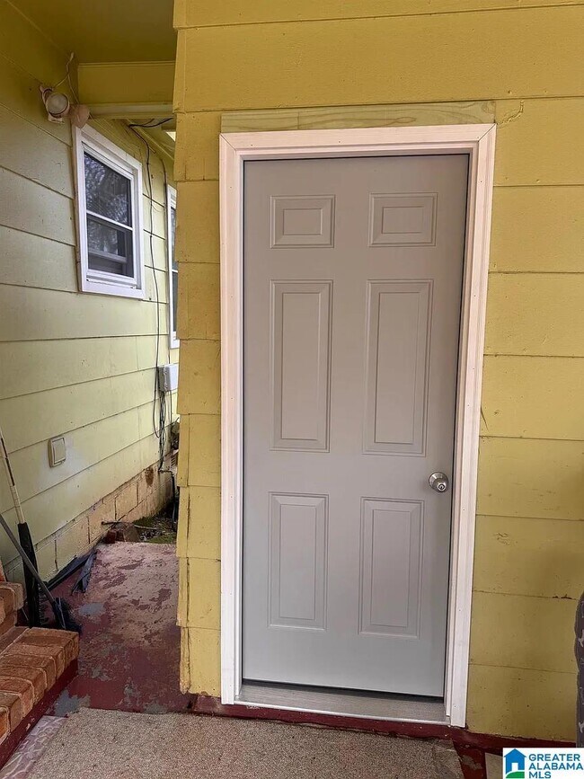 Building Photo - 830 Burwell St