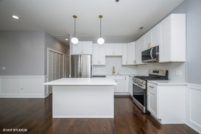 Building Photo - 4014 S Ellis Ave