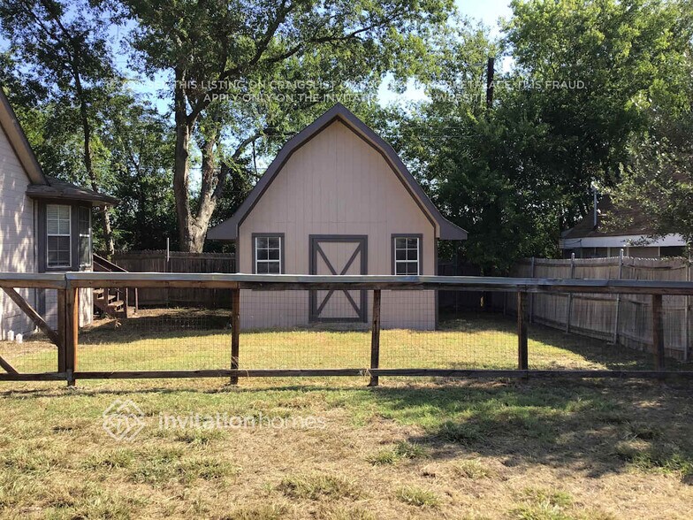 Building Photo - 3401 Dorothy Ln
