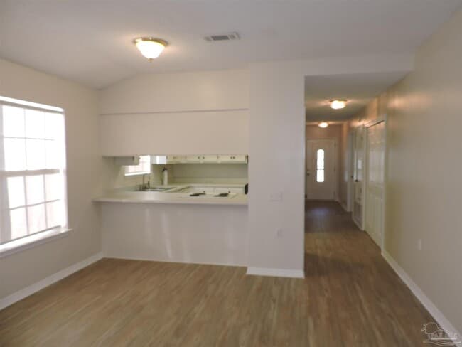 Building Photo - 1160 Sweetbriar St