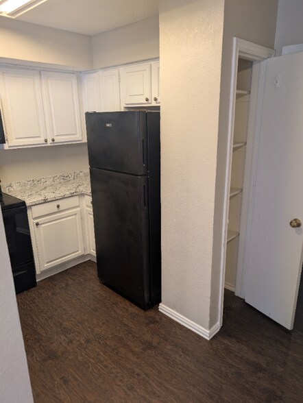 Building Photo - 2310 Bamboo Dr