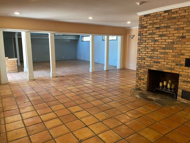 Building Photo - Pre-Leasing for July!