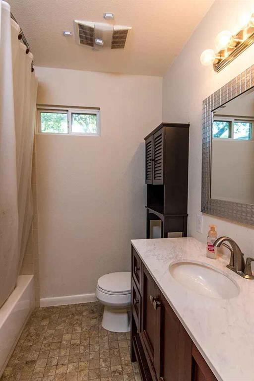 Building Photo - 1207 Fieldcrest Dr