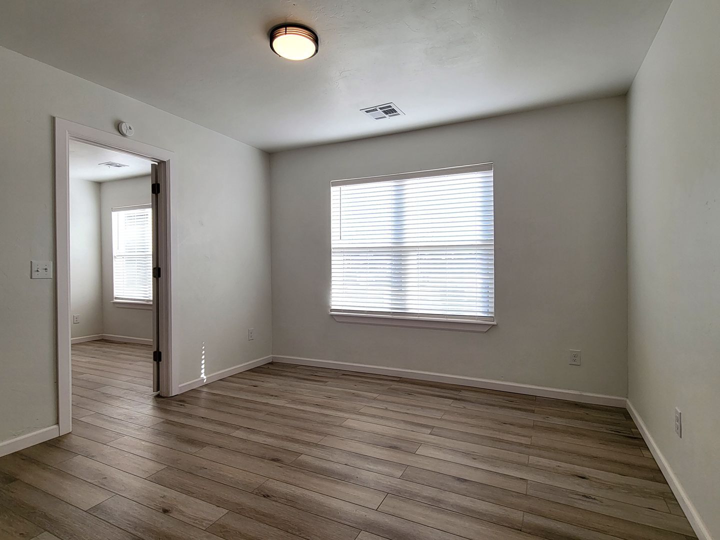 Building Photo - 4701 N McKinley Ave