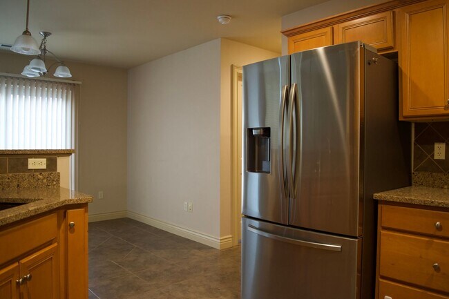 Building Photo - Marvelous 3 Bedroom House In Mill Creek Ma...