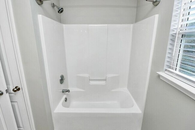 Building Photo - Charming 3BD/2.5BA Home in Matthews, NC!