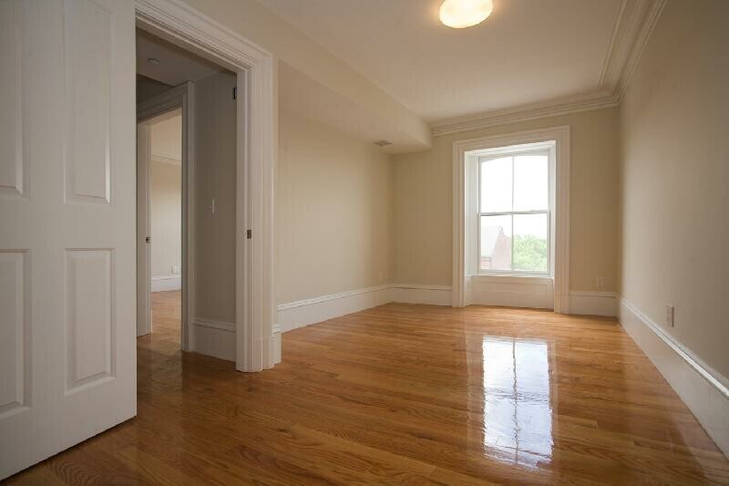 Building Photo - 658 Massachusetts Ave