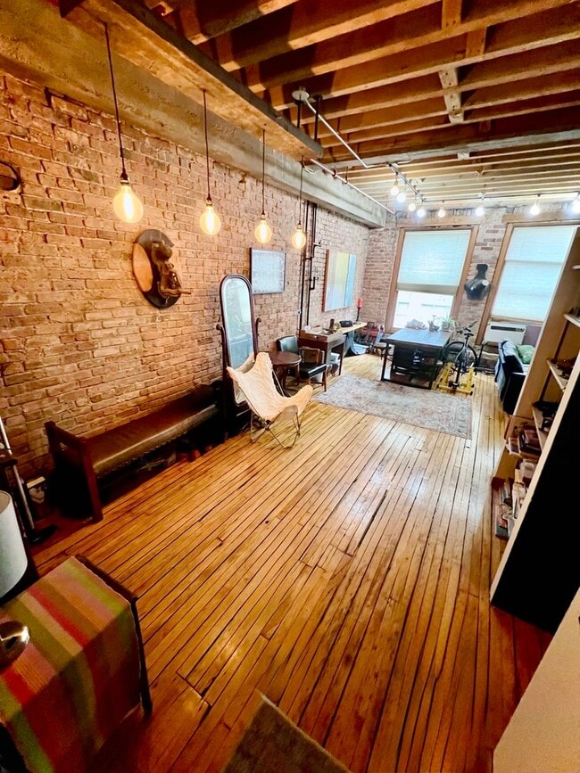 Building Photo - 711 S Dearborn St