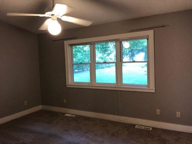 Building Photo - 121 Highland Dr