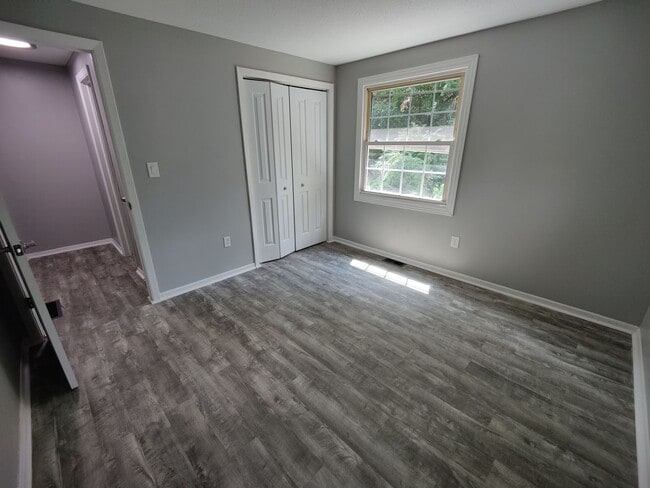 Building Photo - Allison Park - 2 BR Duplex, Fully Renovated, Garage/Driveway, Huge Yard!