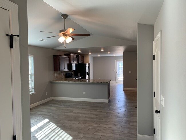 Building Photo - Beautiful 4 Bedroom Home for lease, Benton...