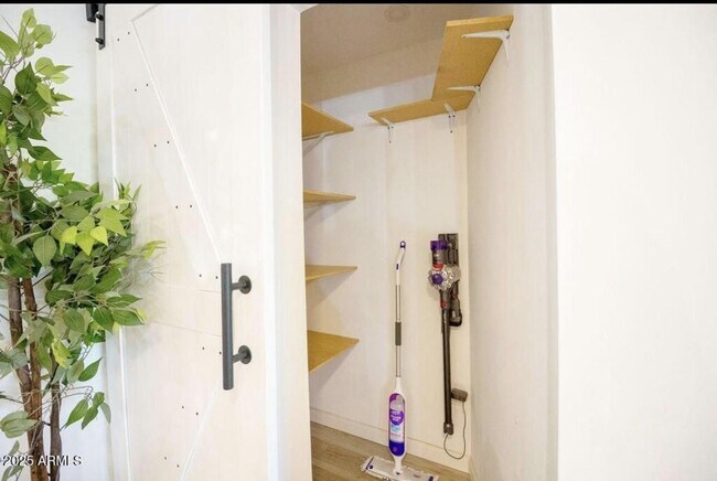 Building Photo - 4214 N 20th St