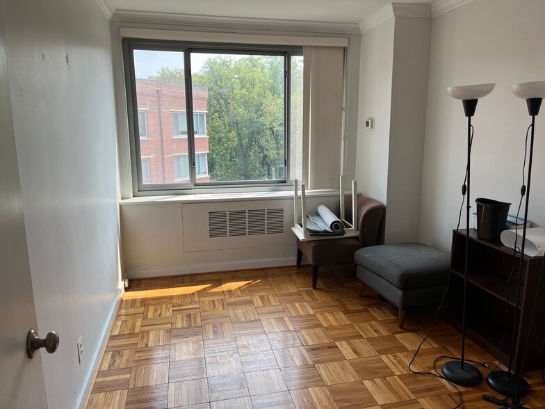 Bedroom #2 - Apt #1110 - 4200 Cathedral Ave NW
