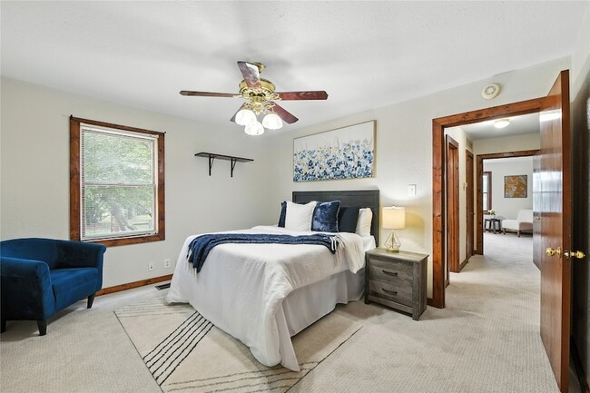 Building Photo - 1323 Dublin St