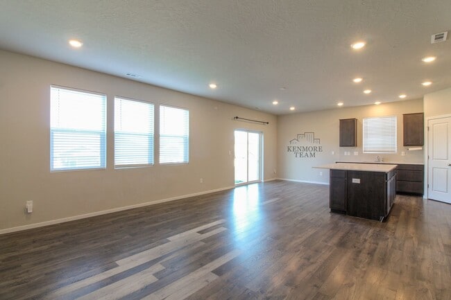 Building Photo - 7982 Ranchland Ln