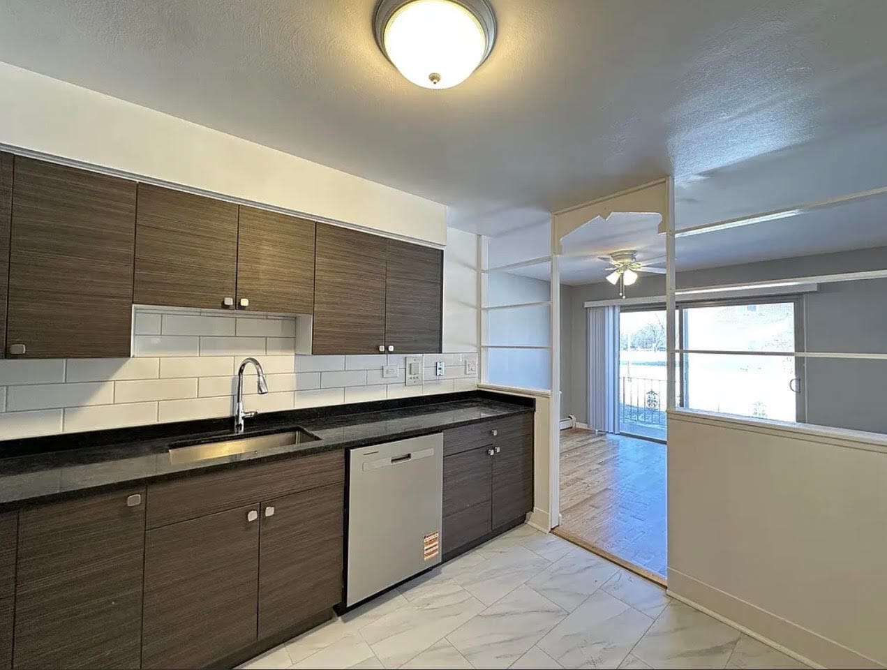 Building Photo - 1653 Oakwood Ave