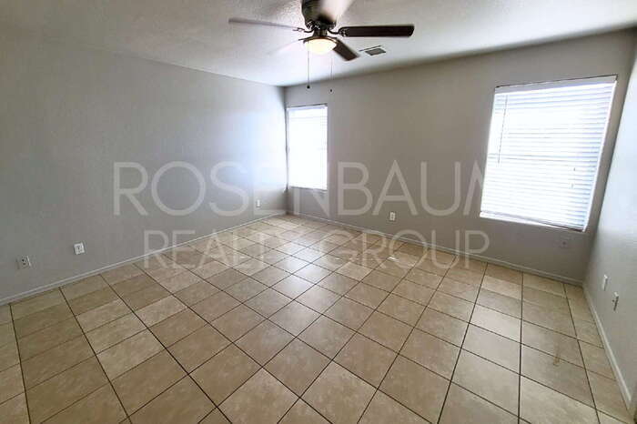 Building Photo - 8585 W Santa Cruz Blvd