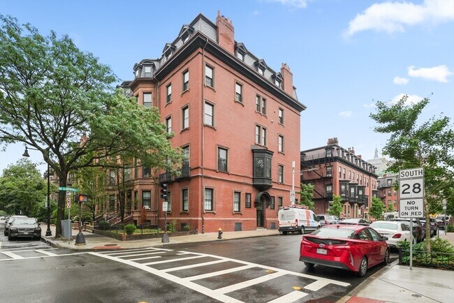 Building Photo - 285 Clarendon St