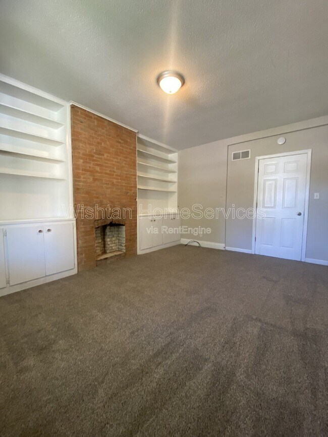 Building Photo - 617 W Calhoun St