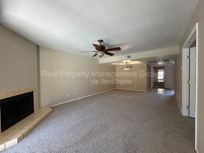 Building Photo - 9465 N 92nd St