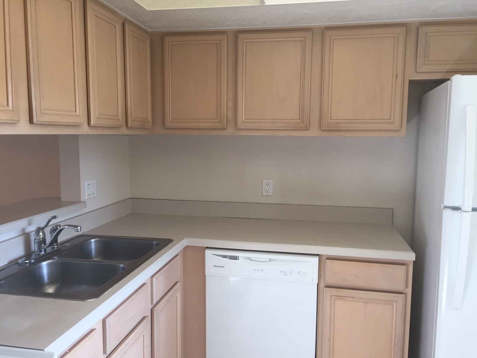 Kitchen - 229 Everest Pt