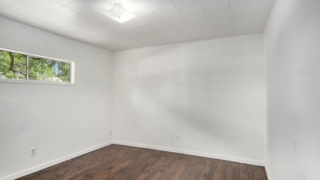 Building Photo - Beautifully Crafted 3 Bed 1 Bath Home in River Oaks!