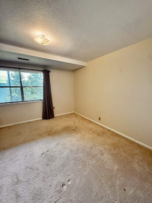 Building Photo - 15344 Dutchmans Dr
