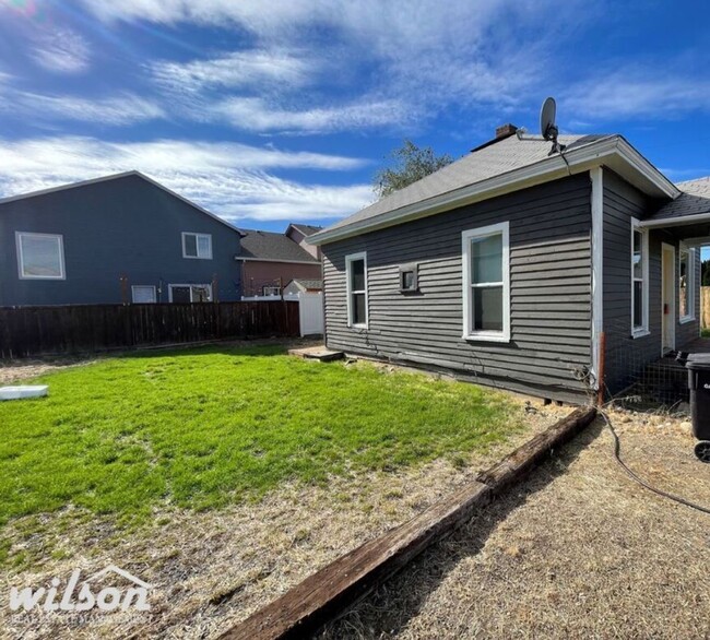 Building Photo - 2bd/1ba House Near Discovery Lab Elementar...