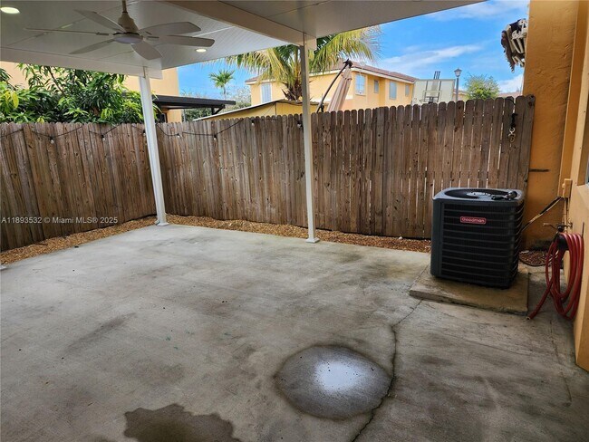 Building Photo - 10831 SW 240 Ln