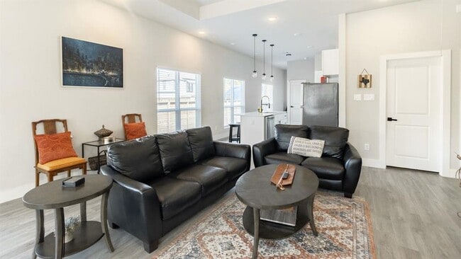 Building Photo - 505 Carl St