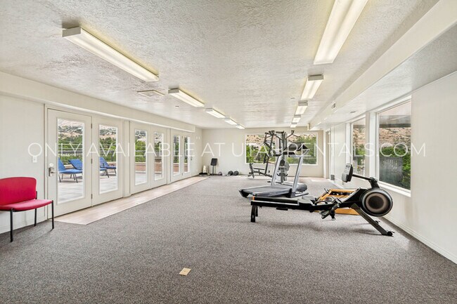 Building Photo - 838 E 700 N