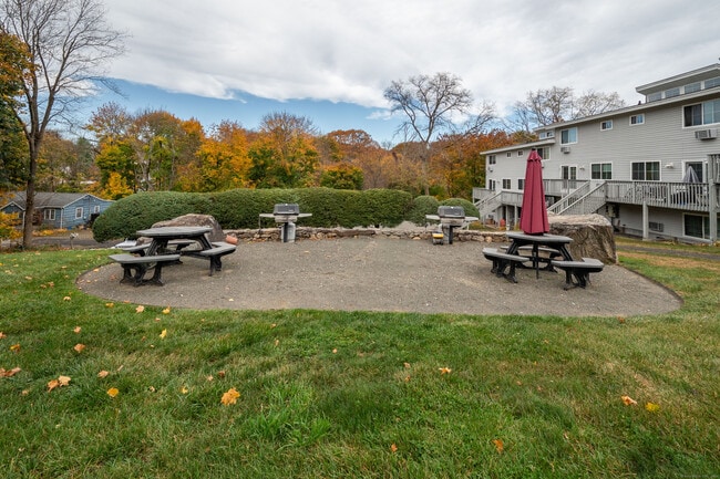 Building Photo - 113 Park Ave