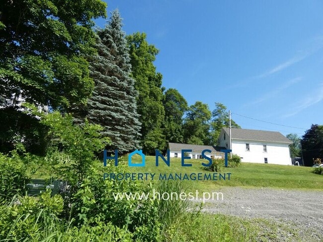 Building Photo - 95 Main St