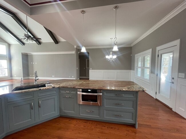 Building Photo - 4 Bedroom Soddy Daisy Rental Property with...