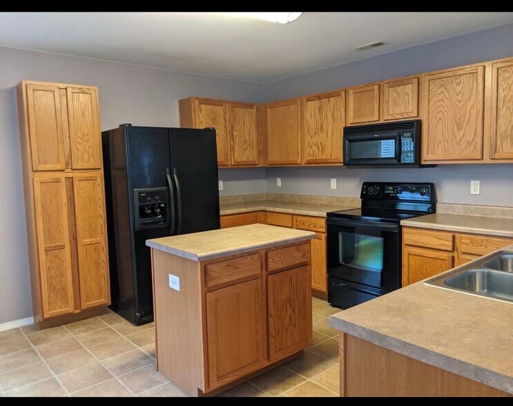 Building Photo - 4804 Rockport Dr