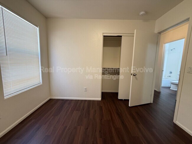Building Photo - 4935 W Ardmore Rd