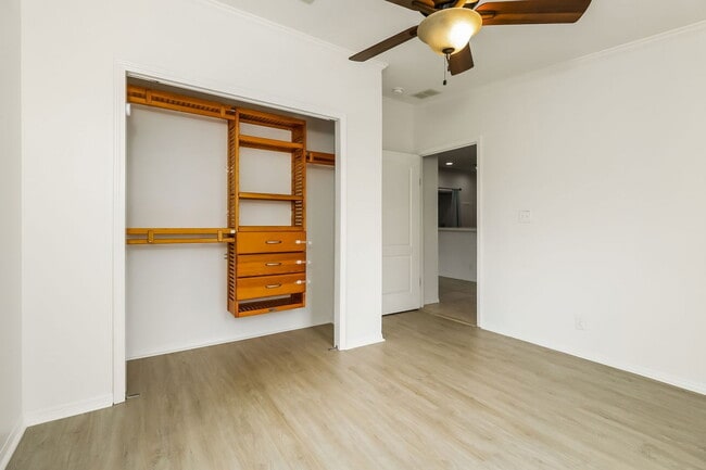 Building Photo - 7647 Navigator Ct