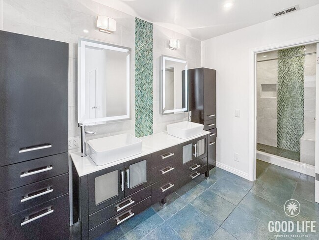 Building Photo - Beautiful 4Bd/2.5Ba Spacious Home in Mission Viejo w/Large Front & Back Yard!