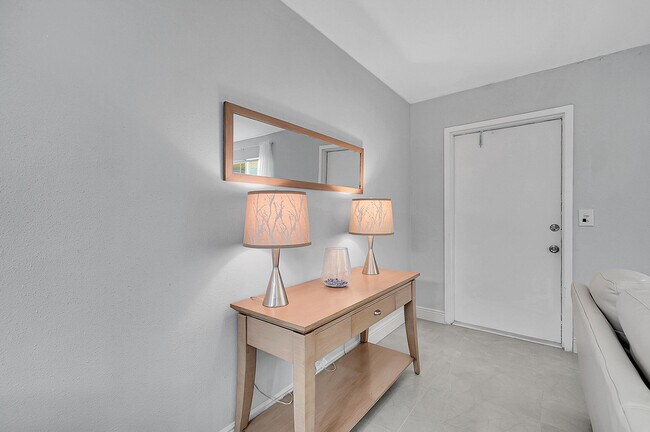 Building Photo - 646 Flanders N