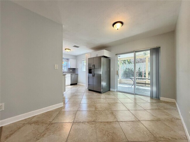 Building Photo - 510 81st Ave N