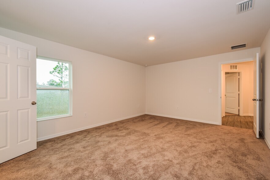 Building Photo - 873 Youngreen Dr