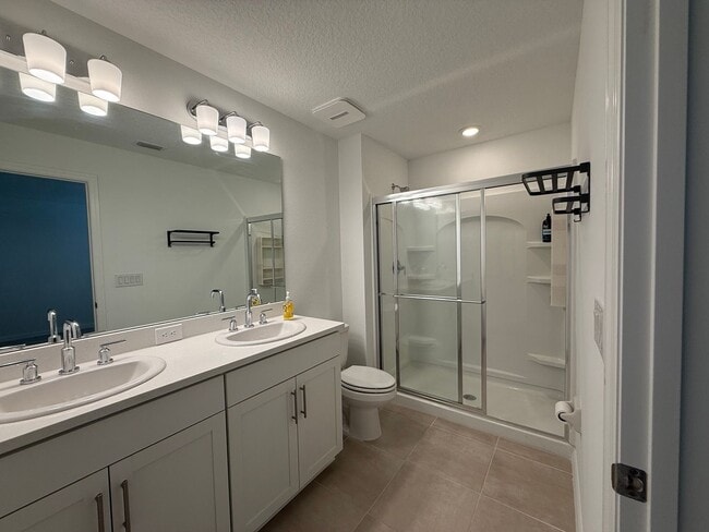 Building Photo - Palmero Community ~ 3 bed/ 2.5 bath Townhouse