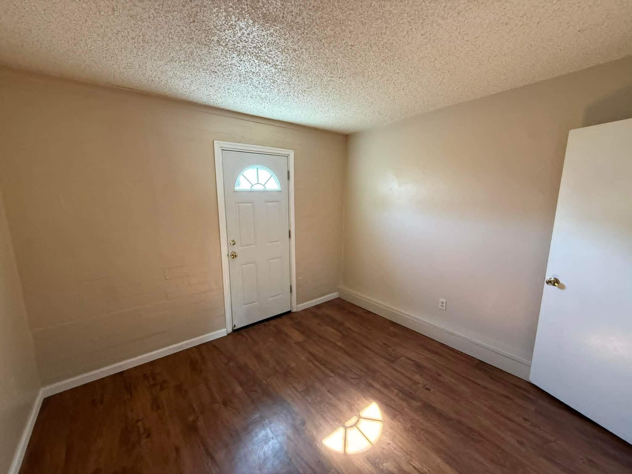 Building Photo - 1518 E Hedrick Dr