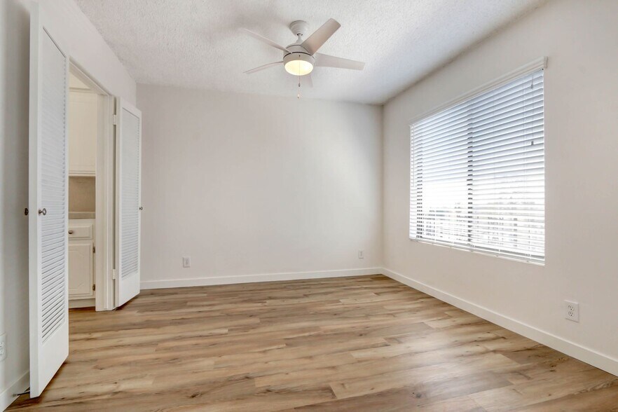 Building Photo - 1306 Armacost Ave
