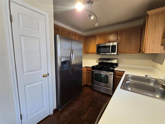 Building Photo - 505 Shant St