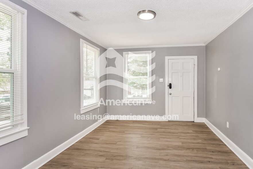 Building Photo - 4011 S Beltline Blvd