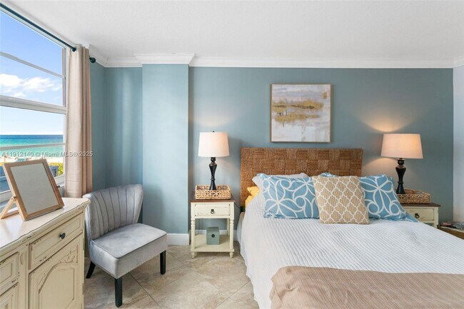 Building Photo - 6917 Collins Ave