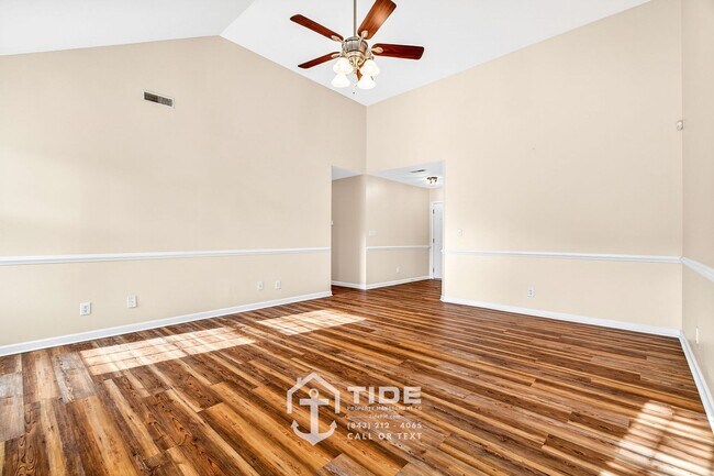 Building Photo - Modern Comfort in North Charleston