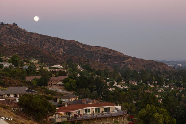 Building Photo - 1234 E Tujunga Ave